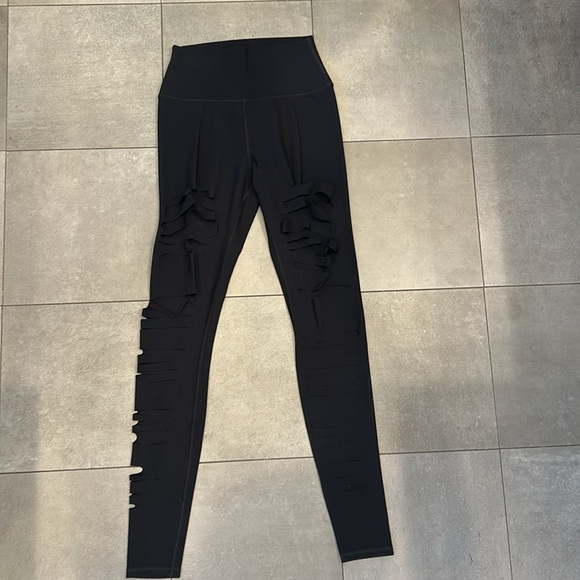 Alo Extreme Ripped High Waisted Warrior Leggings - Picture 3 of 10